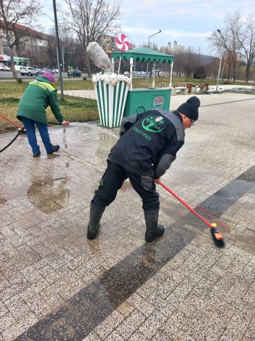 Campania de salubrizare de primăvară în Chișinău este în toi