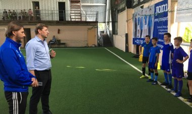 Pretorul Sectorului Râșcani, D-L Vlad Melnic! In vizita la antrenamentele elevilor Noștri, a Școlii de Fotbal Nr1!  Emoț...