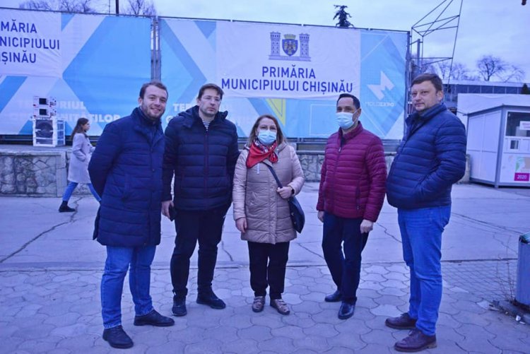 Astăzi, Pretura sectorului Rîşcani este de serviciu la Centru "Moldexpo"  pentru a ajuta refugiații din Ucraina.  Mulțum...