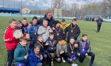 Salutăm performanța echipei din Școala Sportivă Specializată de Fotbal nr.1,din sectorul Rîșcani, care a ocupat primul l...