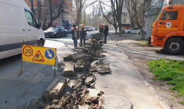 Vă informăm că pe strada Academician A. Saharov din sectorul Rîșcani se repară trotuarele și carosabilul, pe tronsonul c...