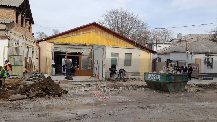 Lucrări de demontare a gheretelor din sectorul       În sectorul Rîșcani a fost demontată și evacuată benevol unitatea c...