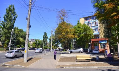 Au fost finalizate lucrările de reparație a trotuarului din str. Kiev, partea pară.