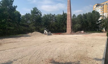 Lucrări de reabilitare a zonei din jurul Monumentului