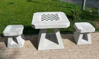 În sectorul Rîșcani în spațiile publice sunt instalate mese de șah.