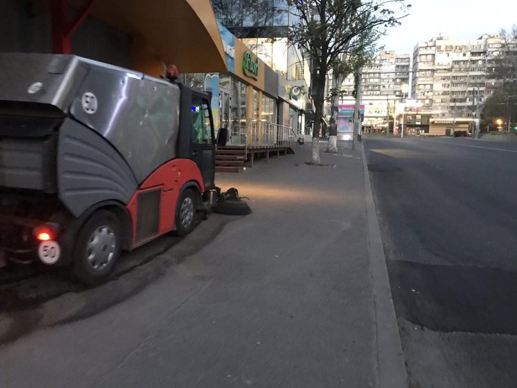 Pretura sectorului Rîșcani împreună cu ÎMPSL, ÎMGFL 17-23, Î. M. „Asociația de Gospodărire a Spațiilor Verzi” zilnic efectuează lucrări
