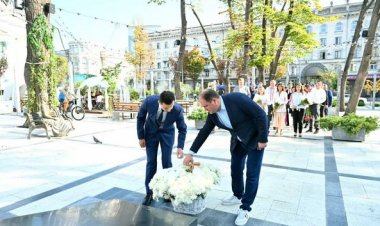 De Ziua Limbii Române, conducerea Primăriei Chișinău a adus un omagiu poeților și scriitorilor, care au dezvoltat, au pr...