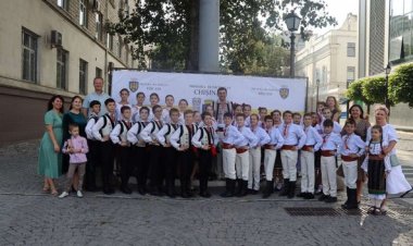 Nu e nimic mai magic decât ,,Muzica”, care ne poate schimba ușor și profund starea interioară.   Astăzi, 1 octombrie de...