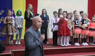 Concursul de Interpretare Vocală "Micile Steluțe" strălucește în Sectorul Rîșcani!      Astăzi, în incinta Sălii de fest...