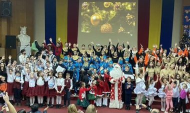 "Pomul de Crăciun" Ce poate fi mai frumos decât emoțiile oferite de copiii noștri talentați și ce poate fi mai important...