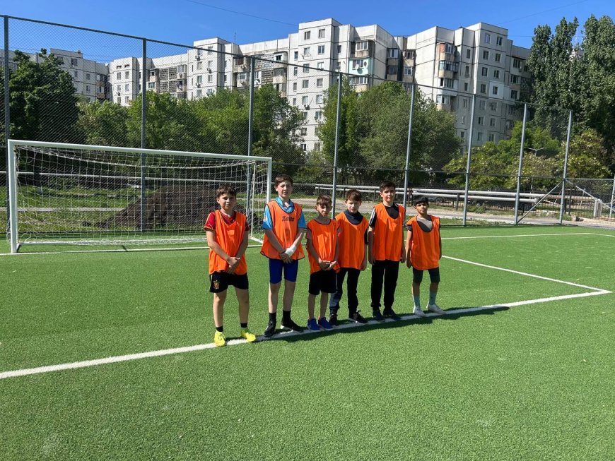În sectorul Rîșcani s-a dat start Turneului Republican de minifotbal .