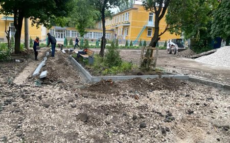 Continuă lucrările de reparație a căilor de acces către instituțiile de învățământ și de educație timpurie din Capitală.