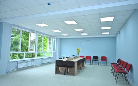 Primul etaj al blocului de studii al Liceului Teoretic „Mihail Lomonosov”, din sectorul Rîșcani, se află în proces de re...