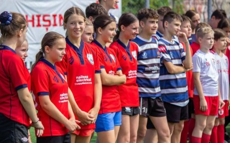 Inaugurarea terenului de sport multifuncțional al liceului teoretic „A. I. Cuza” din sectorul Rîșcani