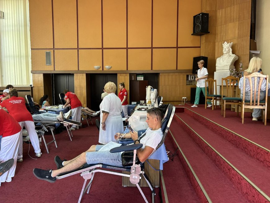 Astăzi, 11.06.2024, s-a desfășurat donarea voluntară de sânge și componente sangvine în cadrul Preturii sectorului Rîșcani.
