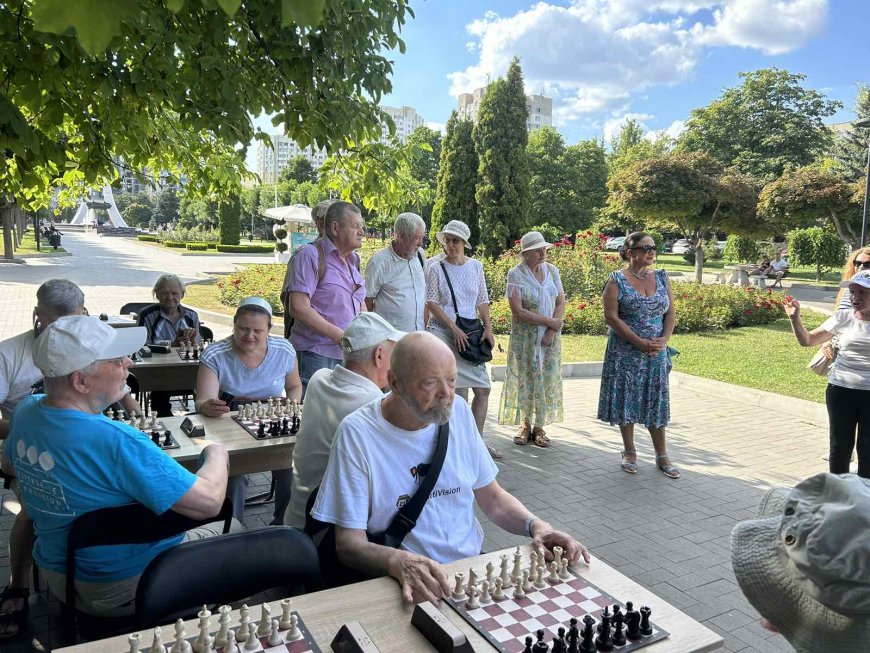 Ediția a II-a a Turneului municipal de șah și joc de dame „Cupa Seniorilor” a debutat în acest weekend, în  sectorul Rîșcani