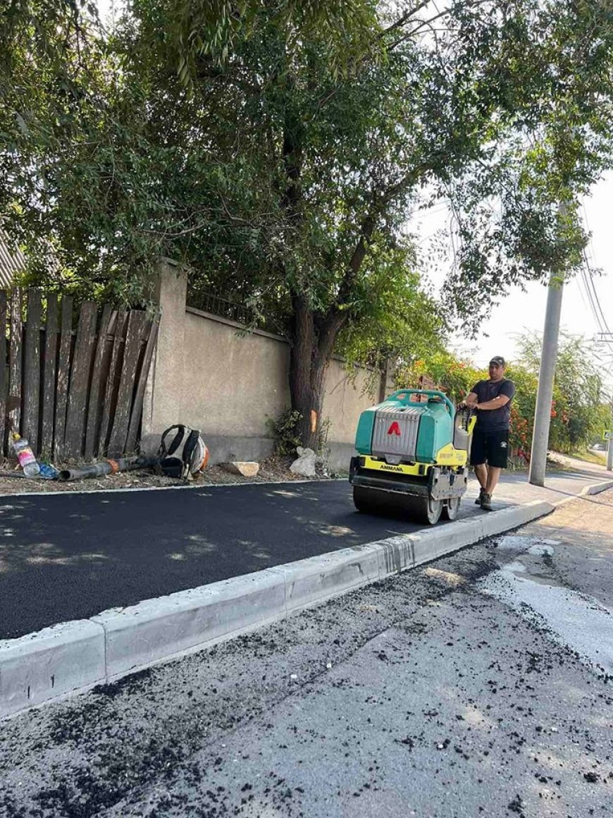 În zona sensului giratoriu Visterniceni (intersecția străzilor Calea Orheiului - Calea Moșilor și Petricani) au loc acțiuni de reabilitare a trotuarelor