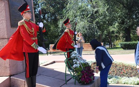 Depunere de flori la Monumentul Voluntarilor Bulgari.