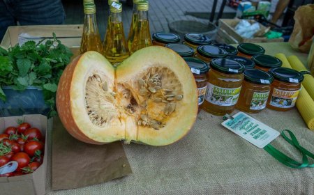 Primăria Municipiului Chișinău informează că în weekendul: 26-27 octombrie 2024, în sectoarele capitalei vor fi desfășurate iarmaroace și târguri cu produse și mărfuri autohtone.