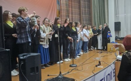 Ziua Internațională a Tineretului celebrată la Balul Bobocilor din sectorul Rîșcani.