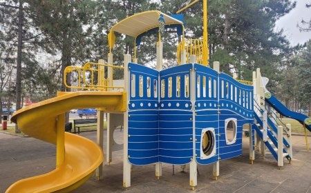 Reabilitarea si restaurarea terenului de joaca din cadrul scuarului ''Mezon'', bd. Moscova, 21, sect. Riscani. mun. Chishinau