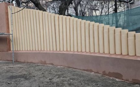 În una din curțile sectorului Rîșcani al Capitalei s-a renovat unul din cele mai vechi monumente dedicate celui mai renu...