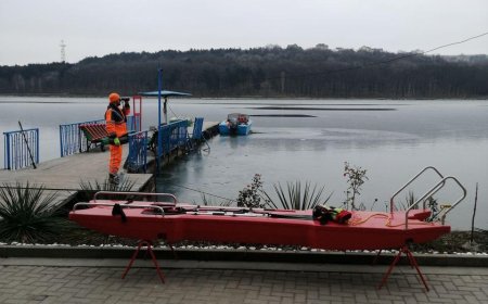 Primăria Chișinău îndeamnă cetățenii să evite deplasarea și staționarea pe suprafața bazinelor acvatice.