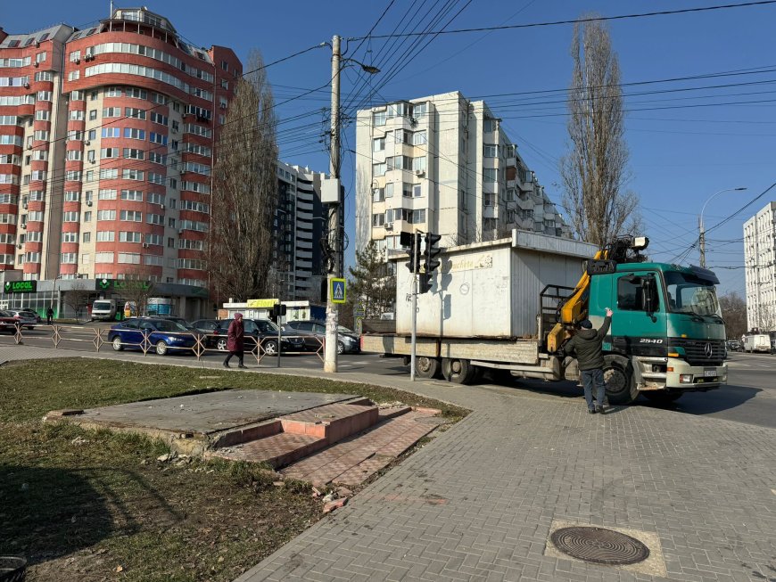 Demontarea și evacuarea gheretei din str. Socoleni 7/2.