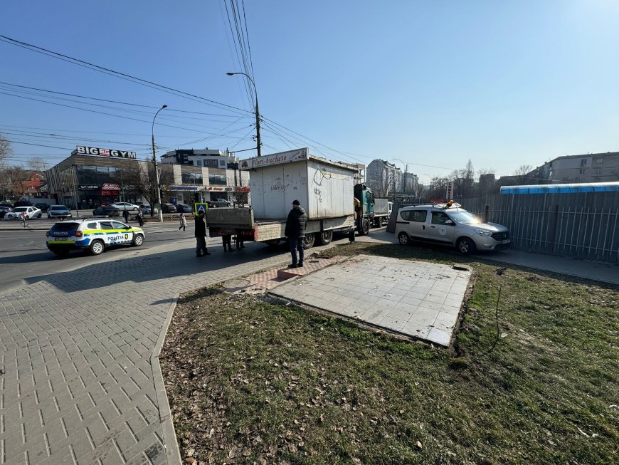 Demontarea și evacuarea gheretei din str. Socoleni 7/2.