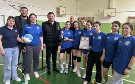 Astăzi, 27.03.2025, în incinta LT „George Călinescu" a avut loc premierea echipelor sportive învingătoare la volei