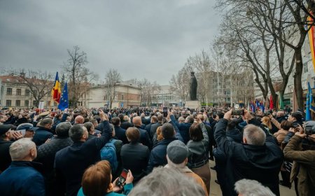 Astăzi, 27 martie, Primăria Chișinău a inaugurat Scuarul din fața Liceului Teoretic „Gheorghe Asachi”