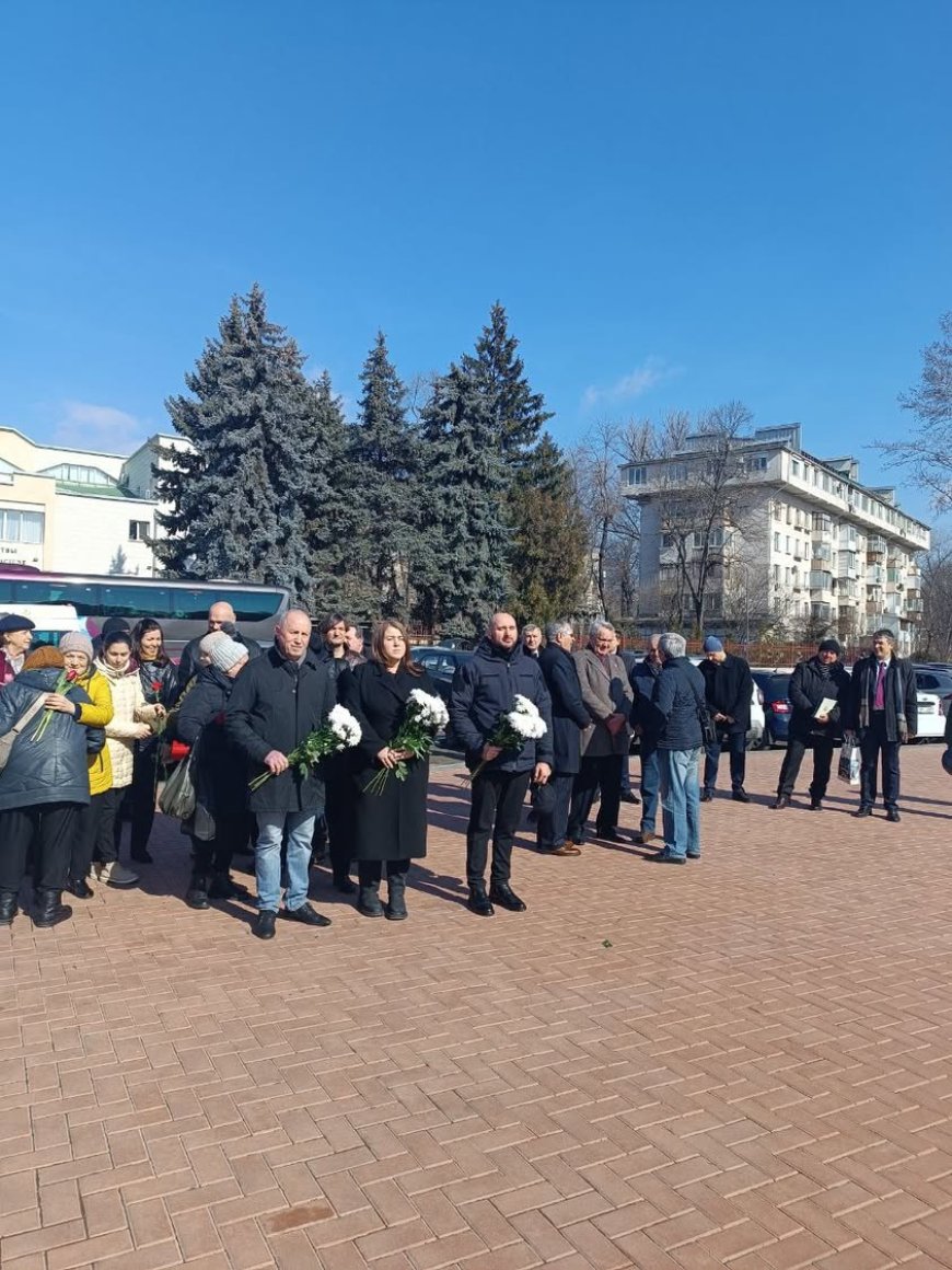 Astazi, Pretura sectorului Rîșcani a participat la ceremonia tradițională de depunere de flori la Monumentul Voluntarilo...