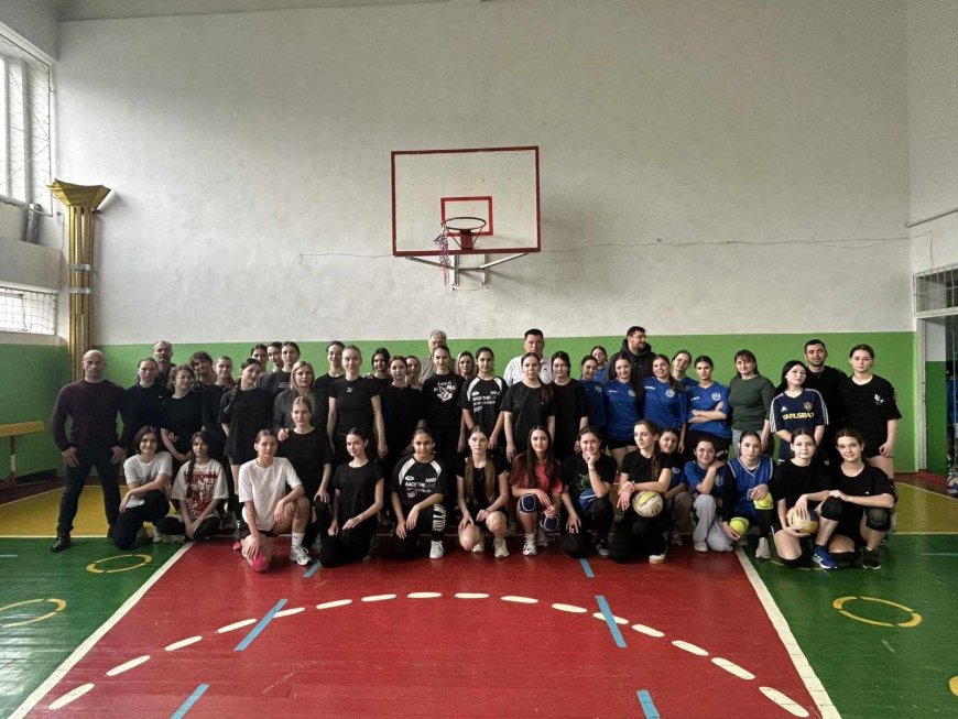 În sectorul Rîșcani al Capitalei au început competițiile sportive la Volei (echipe feminine).