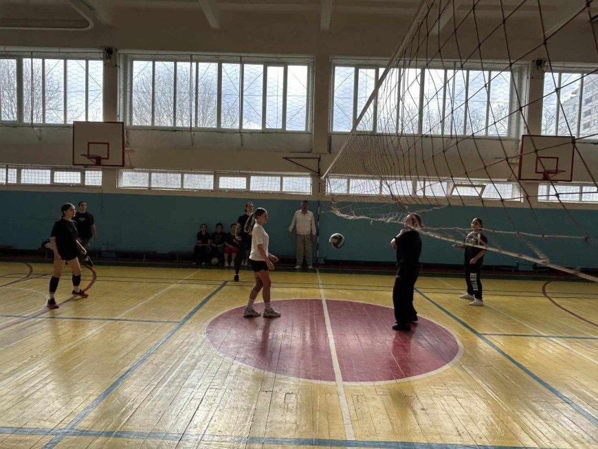 În sectorul Rîșcani al Capitalei au început competițiile sportive la Volei (echipe feminine).