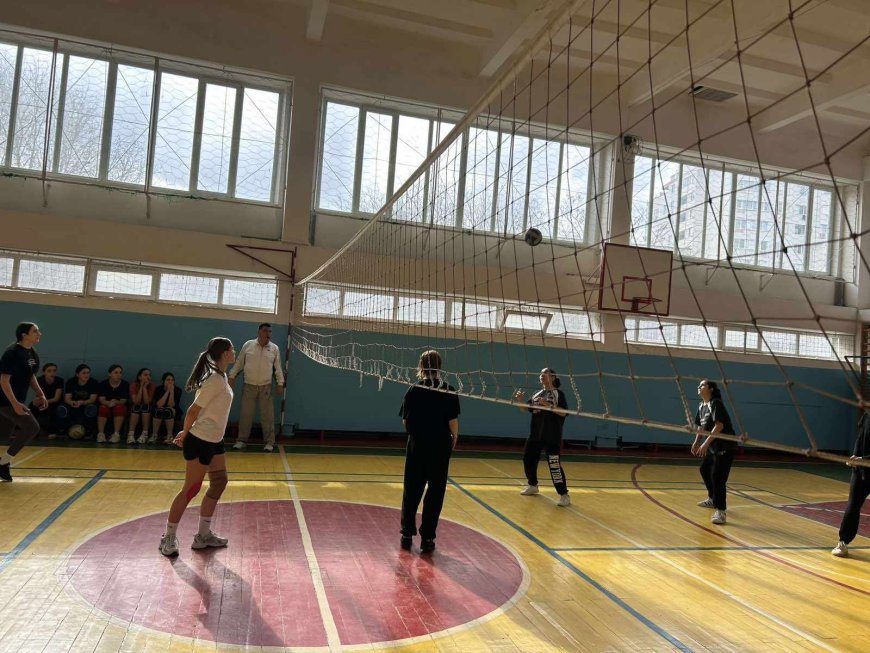 În sectorul Rîșcani al Capitalei au început competițiile sportive la Volei (echipe feminine).