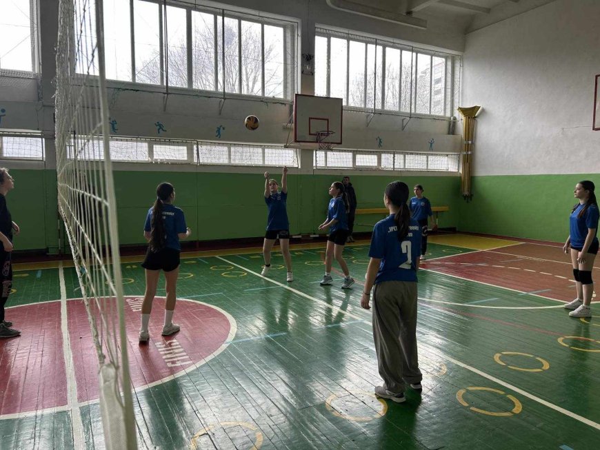 În sectorul Rîșcani al Capitalei au început competițiile sportive la Volei (echipe feminine).