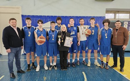 În sectorul Rîșcani al Capitalei a avut loc premierea echipelor învingătoare la „Cupa Preturii sectorului Rîşcani la baschet”