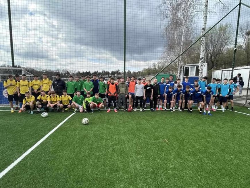 În sectorul Rîșcani al Capitalei s-a dat startul competițiilor sportive la mini fotbal. ⚽️
