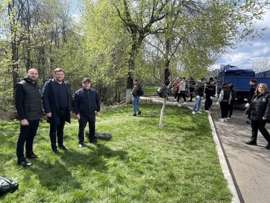 Campania de salubrizare „Curățenia generală de primăvară" s-a desfăşurat astăzi, în sectorul Rîșcani al Capitalei