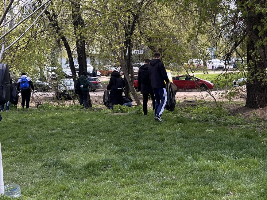 Campania de salubrizare „Curățenia generală de primăvară" s-a desfăşurat astăzi, în sectorul Rîșcani al Capitalei