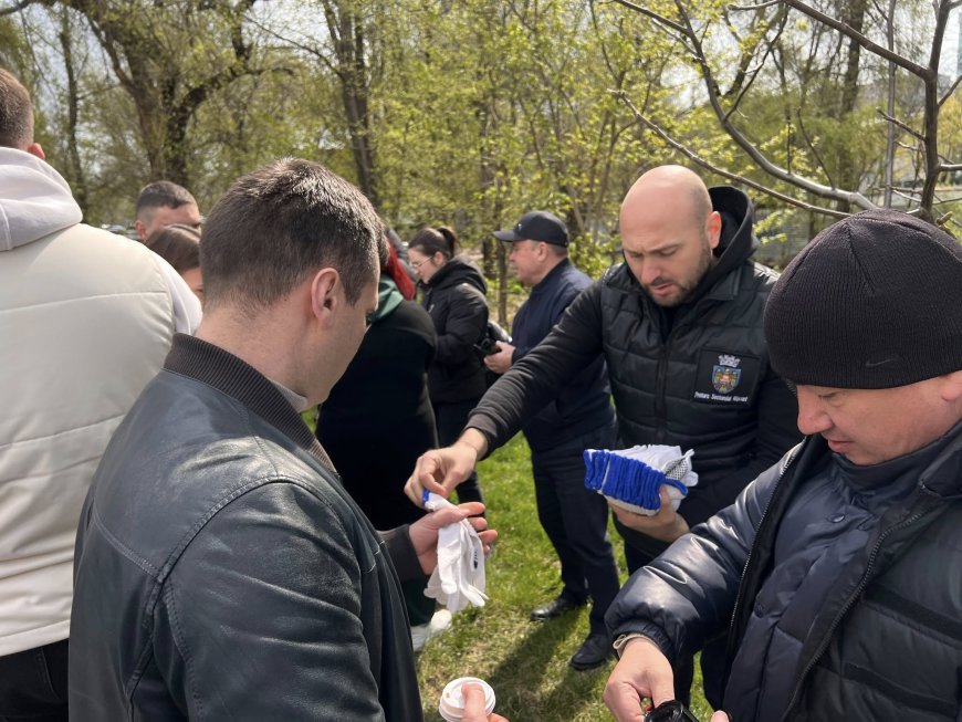 Campania de salubrizare „Curățenia generală de primăvară" s-a desfăşurat astăzi, în sectorul Rîșcani al Capitalei