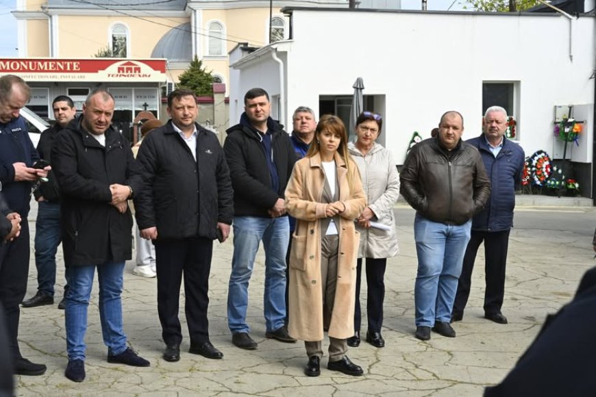 Primăria Chișinău informează că teritoriile cimitirelor din subordinea municipalității sunt pregătite pentru Sărbătoarea Paștele Blajinilor.