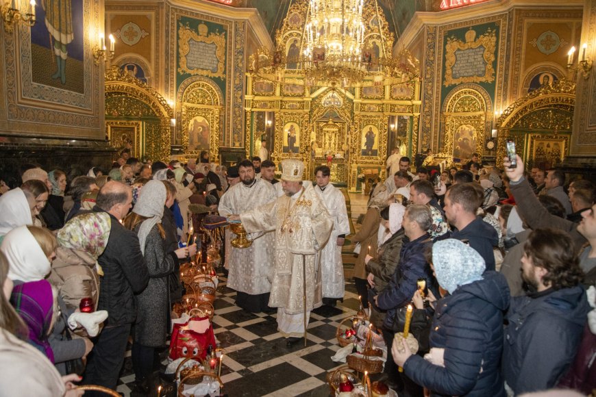 Slujba Învierii din Noaptea Sfintelor Paști