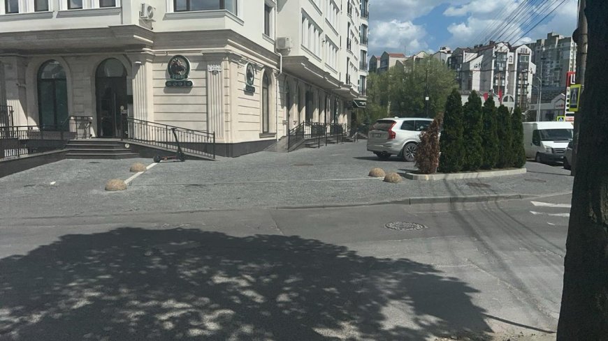Acțiunea  de demontare și evacuare a bariere eliberând terenul proprietate publică.
