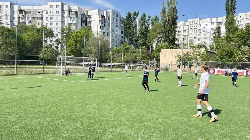În sectorul Rîșcani s-a dat start Turneului Republican de minifotbal „Guguță” și "Speranța".