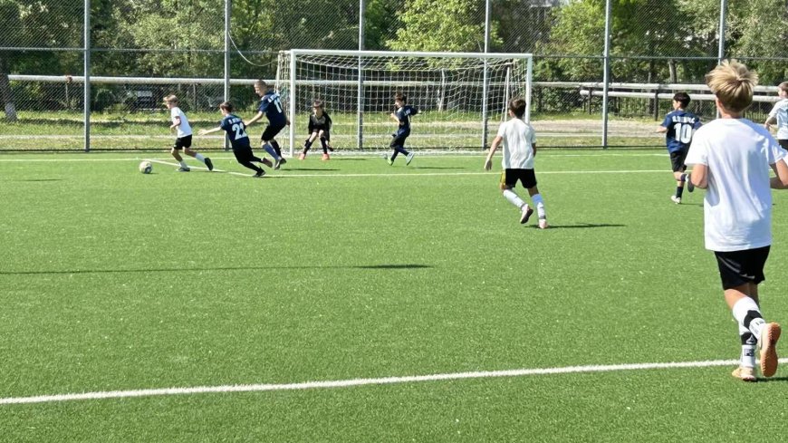 În sectorul Rîșcani s-a dat start Turneului Republican de minifotbal „Guguță” și "Speranța".
