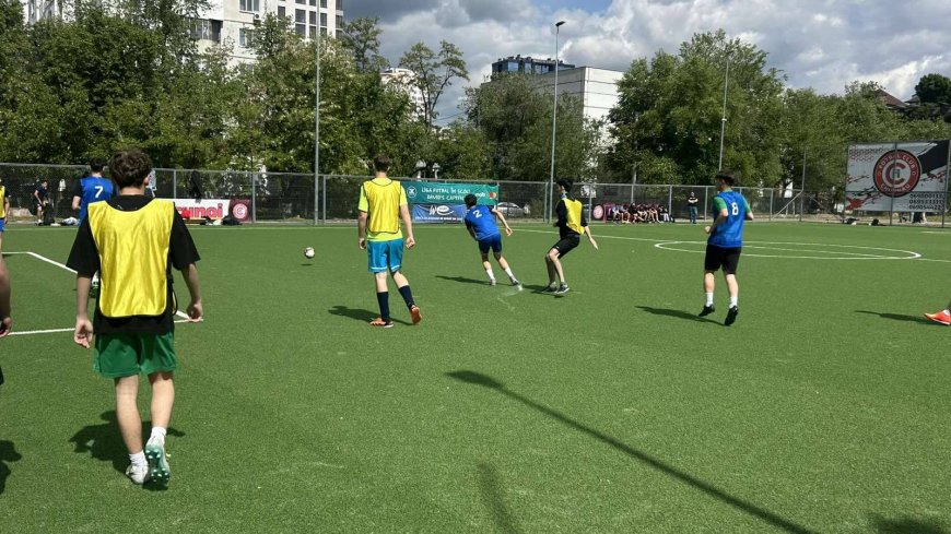 „Cupa Preturii” la minifotbal între instituțiile preuniversitare din sector.