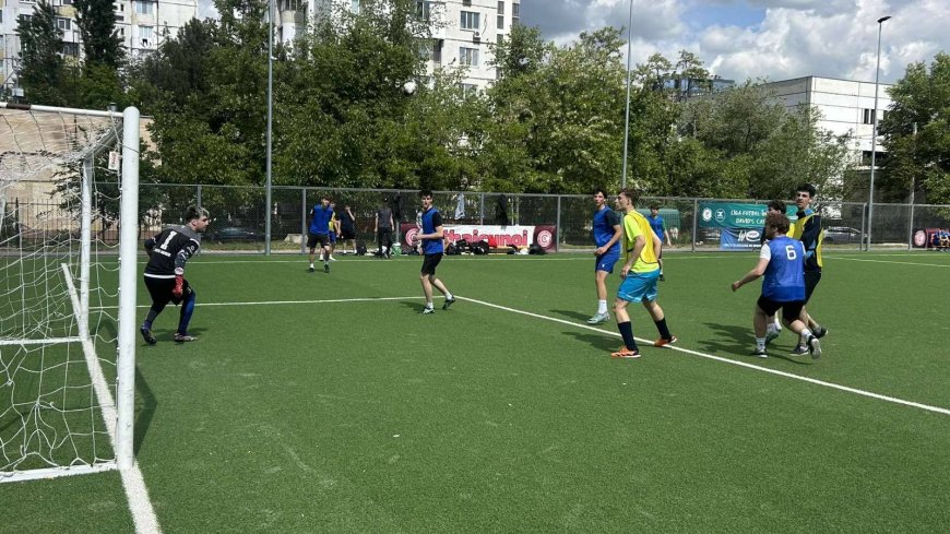 „Cupa Preturii” la minifotbal între instituțiile preuniversitare din sector.