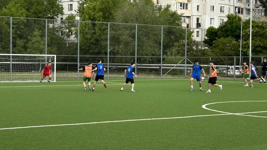 „Cupa Preturii” la minifotbal între instituțiile preuniversitare din sector.