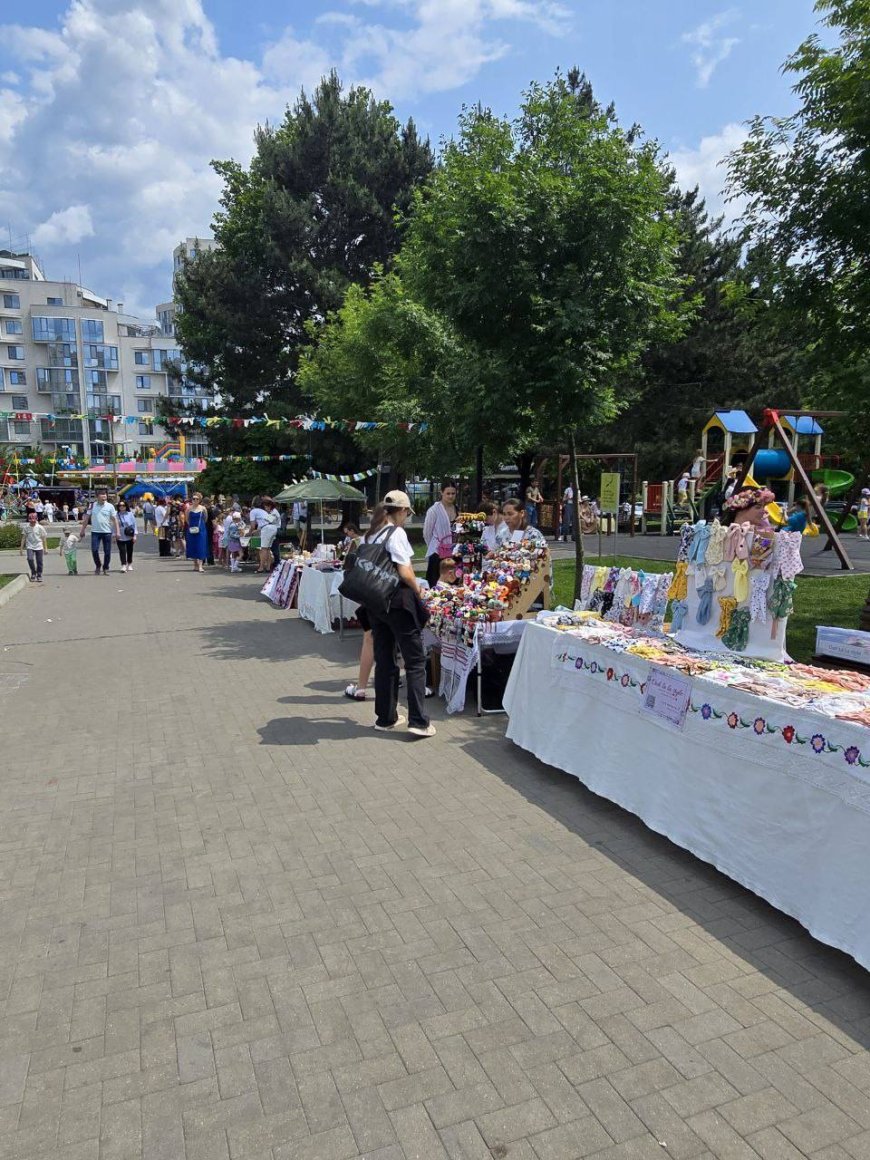 Copilăria este locul unde zâmbetele sunt sincere și bucuriile – fără margini.